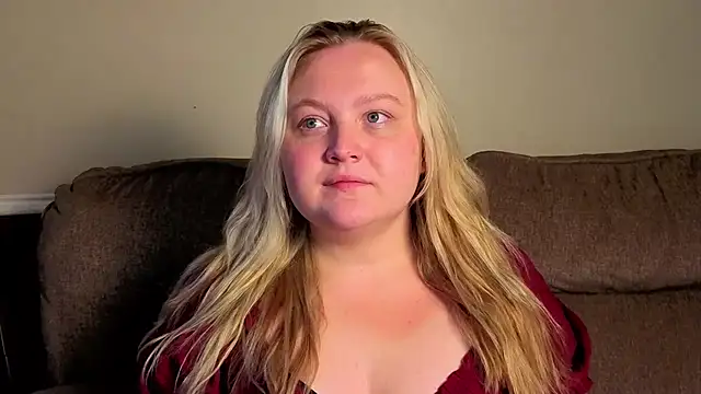 Snapshot of PhatAssBlond chatting on July 19, 2026, 7:10 pm PhatAssBlond online show from July 19, 2026, 7:10 pm