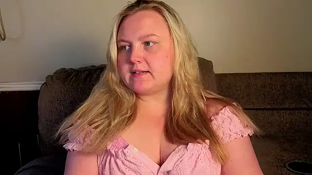 Snapshot of PhatAssBlond chatting on July 22, 2026, 3:03 pm PhatAssBlond online show from July 22, 2026, 3:03 pm