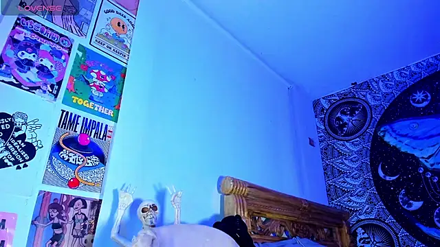 yourrosenrot online show from October 31, 2025, 1:46 am