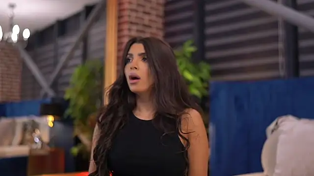 Snapshot of NicoleCellini chatting on September 10, 2025, 6:07 pm NicoleCellini online show from September 10, 2025, 6:07 pm