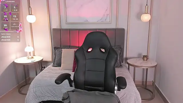 Snapshot of Christina_Johns chatting on October 27, 2025, 3:13 pm Christina Johns online show from October 27, 2025, 3:13 pm