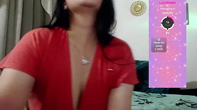 Snapshot of Donniia chatting on December 22, 2025, 9:48 pm Donniia online show from December 22, 2025, 9:48 pm
