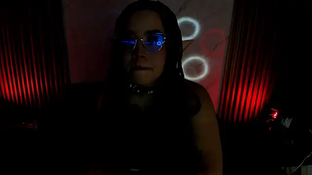 Snapshot of Emiilycollins chatting on February 12, 2025, 9:33 pm Emiilycollins online show from February 12, 2025, 9:33 pm