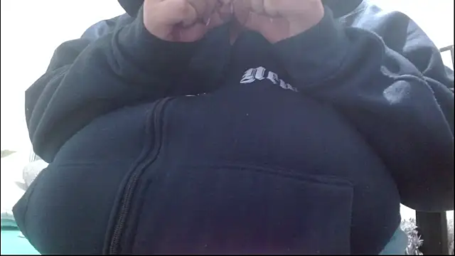 Alisteresa  online show from January 17, 2026, 8:12 pm