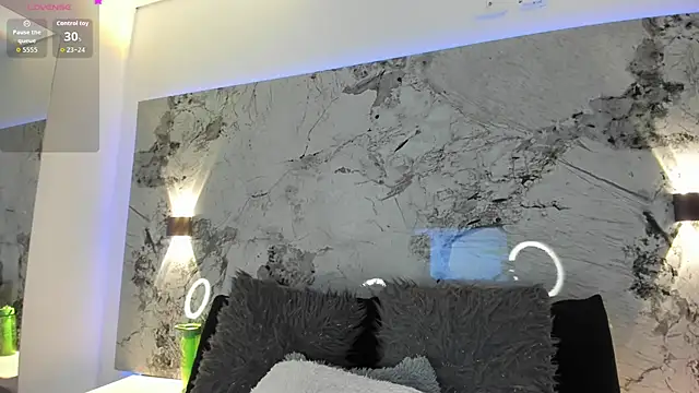 LIZ HOLMES online show from October 24, 2025, 10:25 am