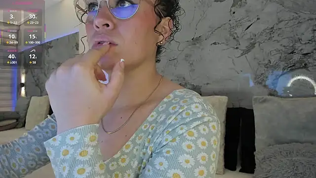 LIZ HOLMES online show from December 23, 2025, 10:58 am