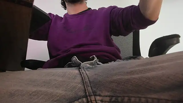 s sven03 online show from October 15, 2025, 4:33 am