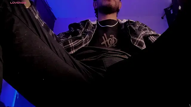 Snapshot of s_sven03 chatting on February 24, 2026, 8:42 pm s sven03 online show from February 24, 2026, 8:42 pm