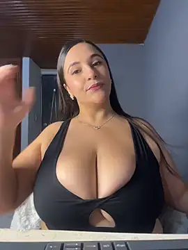 Taylortits online show from May 4, 2026, 1:03 pm