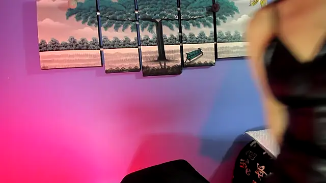 Snapshot of AdelleLennox_cg chatting on February 7, 2025, 11:01 am AdelleLennox cg online show from February 7, 2025, 11:01 am