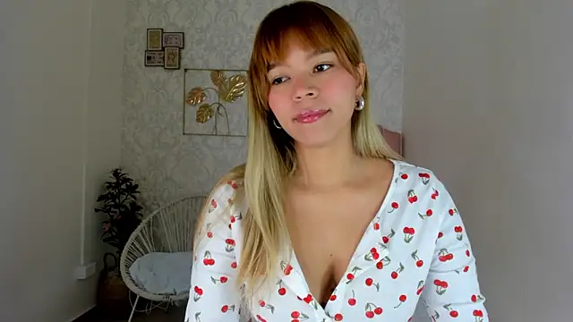 Adria ross online show from December 2, 2025, 3:03 pm