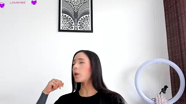 Snapshot of VeronicaTonu chatting on November 2, 2025, 1:16 pm VeronicaTonu online show from November 2, 2025, 1:16 pm