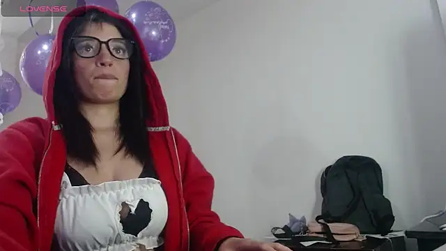 angelie 3 online show from November 4, 2025, 4:49 am