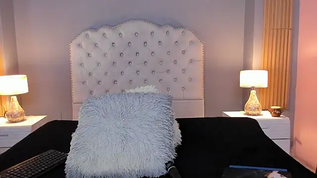Snapshot of RamonaSimons chatting on September 30, 2025, 8:26 pm RamonaSimons online show from September 30, 2025, 8:26 pm