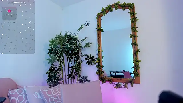 FaloonRoussel online show from November 7, 2025, 12:48 am