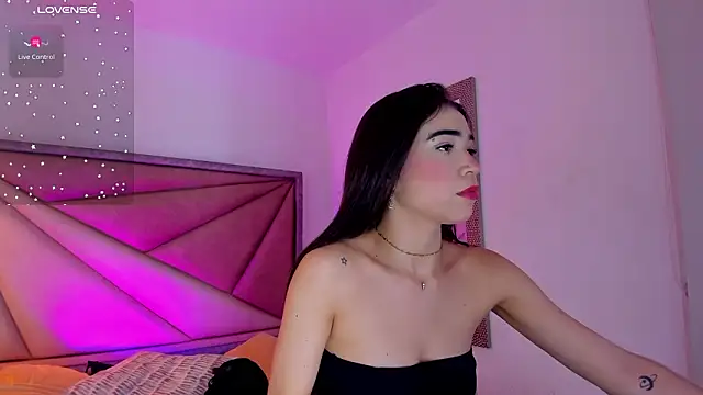 Snapshot of FaloonRoussel chatting on February 1, 2026, 12:42 am FaloonRoussel online show from February 1, 2026, 12:42 am