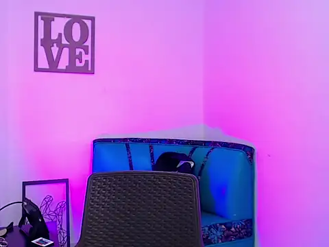 lilithnyx333 online show from April 15, 2026, 4:00 pm