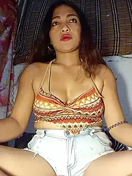 Snapshot of prettybella4u chatting on June 29, 2026, 11:32 am prettybella4u online show from June 29, 2026, 11:32 am