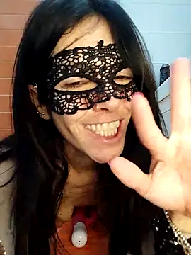 Snapshot of EmySkinny85 chatting on March 3, 2025, 2:17 pm EmySkinny85 online show from March 3, 2025, 2:17 pm