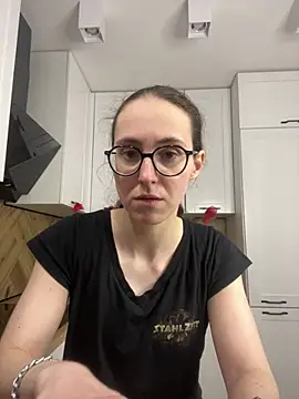 MartiniiSelenna online show from April 10, 2026, 5:47 am