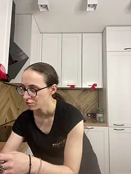 MartiniiSelenna online show from March 6, 2026, 6:52 am