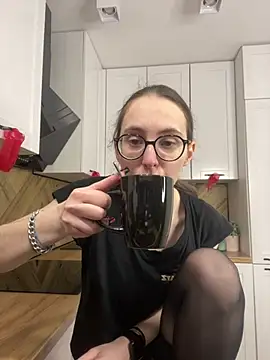 MartiniiSelenna online show from April 13, 2026, 5:44 am