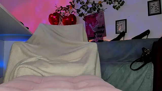 ElektraSunshine online show from April 5, 2026, 6:20 am