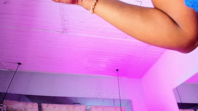 AngelineHeet online show from December 17, 2025, 3:33 am