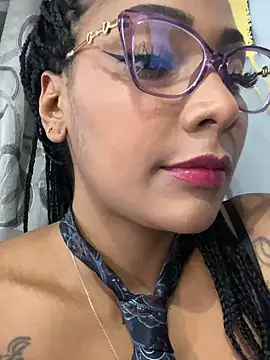 AngelineHeet online show from April 18, 2026, 9:48 pm