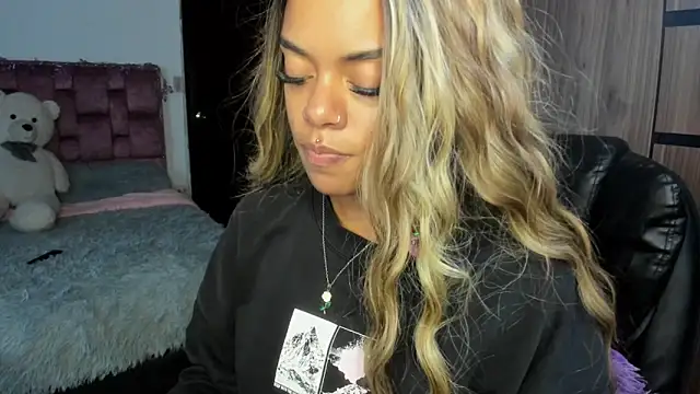 ladyrd1 online show from April 24, 2026, 1:29 am