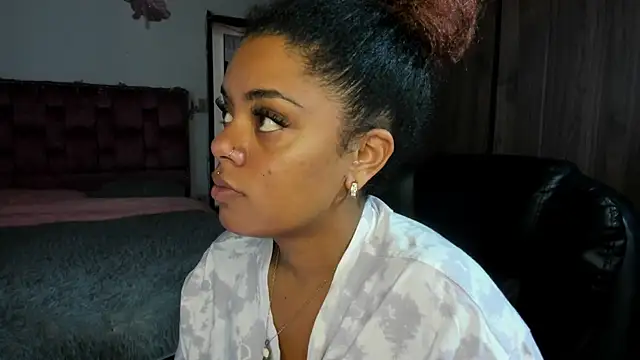 ladyrd1 online show from April 26, 2026, 5:32 pm