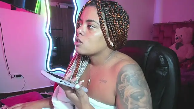 ladyrd1 online show from February 10, 2026, 1:43 pm