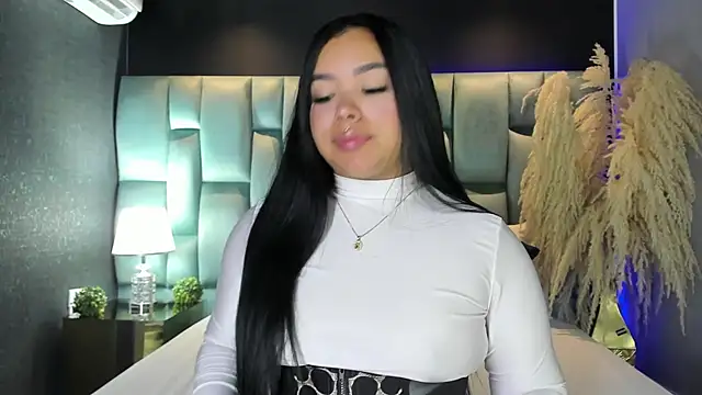 MarianaGarciaa   online show from April 14, 2026, 7:30 pm