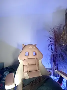 lovely kitt online show from November 16, 2025, 12:48 am