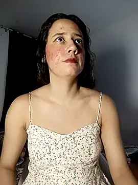 lovely kitt online show from October 19, 2025, 1:41 am