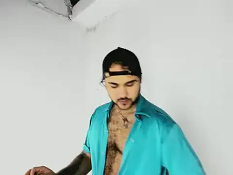 Snapshot of Sebas-hott chatting on November 7, 2025, 10:57 pm Sebas-hott online show from November 7, 2025, 10:57 pm