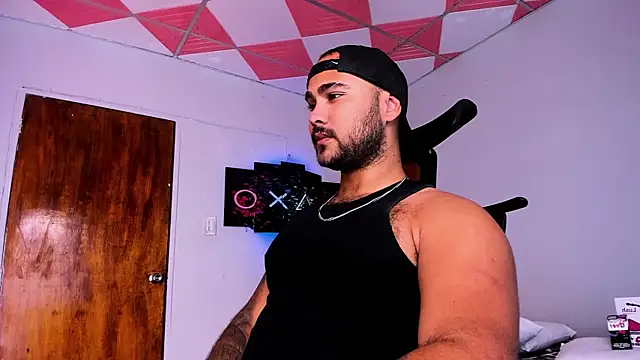 Snapshot of Sebas-hott chatting on January 18, 2025, 3:31 am Sebas-hott online show from January 18, 2025, 3:31 am