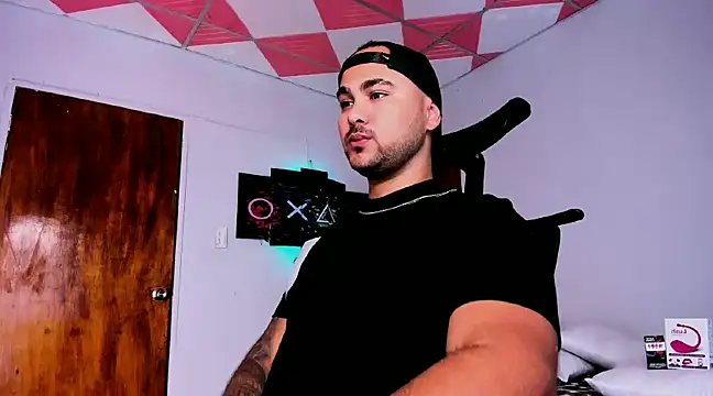 Snapshot of Sebas-hott chatting on January 22, 2025, 2:15 am Sebas-hott online show from January 22, 2025, 2:15 am