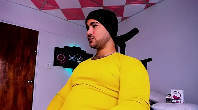 Snapshot of Sebas-hott chatting on January 21, 2025, 3:26 am Sebas-hott online show from January 21, 2025, 3:26 am