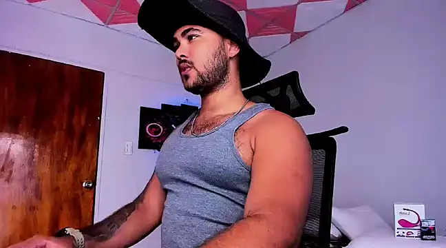 Snapshot of Sebas-hott chatting on January 13, 2025, 3:23 am Sebas-hott online show from January 13, 2025, 3:23 am