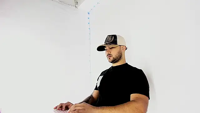 Snapshot of Sebas-hott chatting on September 13, 2025, 9:48 pm Sebas-hott online show from September 13, 2025, 9:48 pm