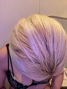 Rei1216xo online show from March 26, 2026, 4:22 am