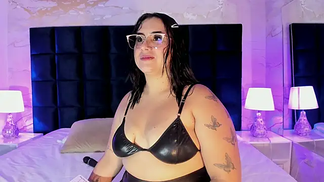 Snapshot of sabrinamilani chatting on September 30, 2025, 3:56 am sabrinamilani online show from September 30, 2025, 3:56 am