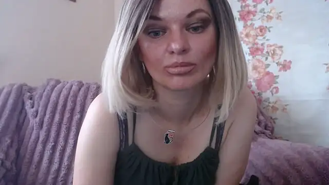 Snapshot of YourSweetJam chatting on June 6, 2026, 5:56 am YourSweetJam online show from June 6, 2026, 5:56 am