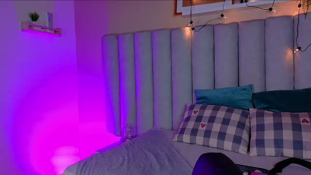 Snapshot of alaia-rogers chatting on October 20, 2025, 11:44 am alaia-rogers online show from October 20, 2025, 11:44 am