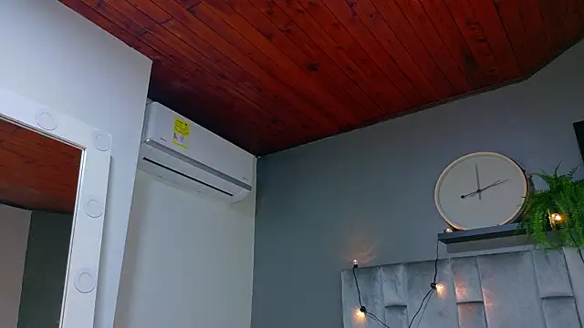 Snapshot of alaia-rogers chatting on November 5, 2025, 11:35 am alaia-rogers online show from November 5, 2025, 11:35 am