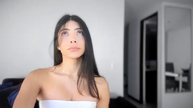 angelturned001 online show from February 14, 2026, 8:53 pm