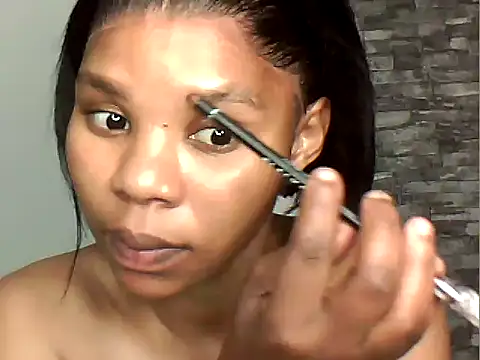 MAZINGDIVA1994 online show from March 18, 2026, 8:32 pm