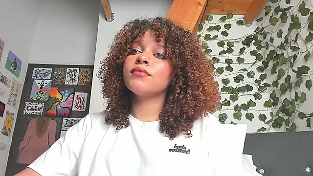 Ada gales  online show from December 18, 2024, 9:29 pm