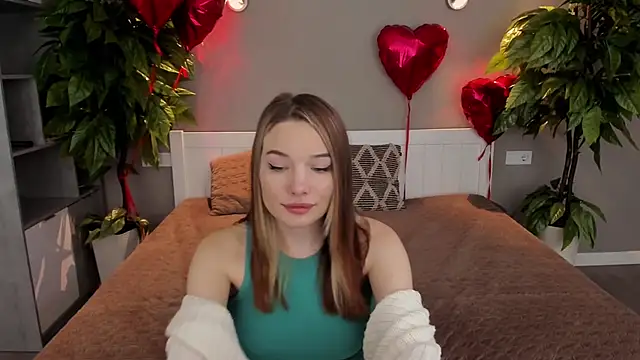 IceDanielles online show from March 3, 2025, 1:56 pm